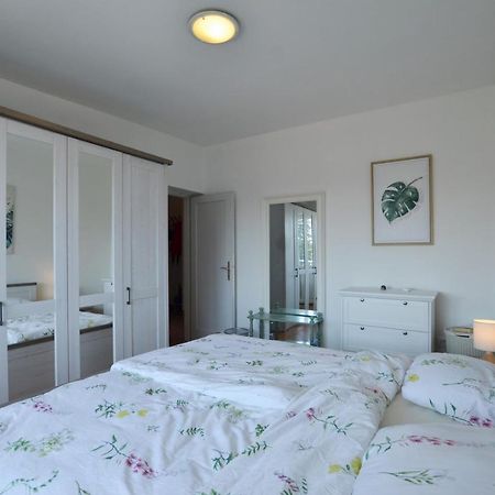 Sarah Apartment Ровинь Экстерьер фото