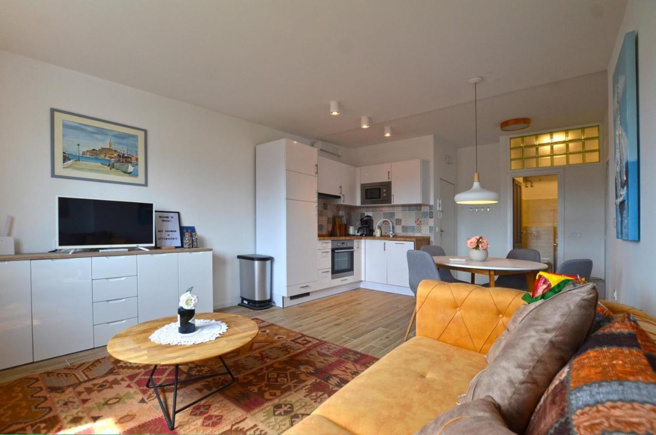 Sarah Apartment Ровинь Экстерьер фото