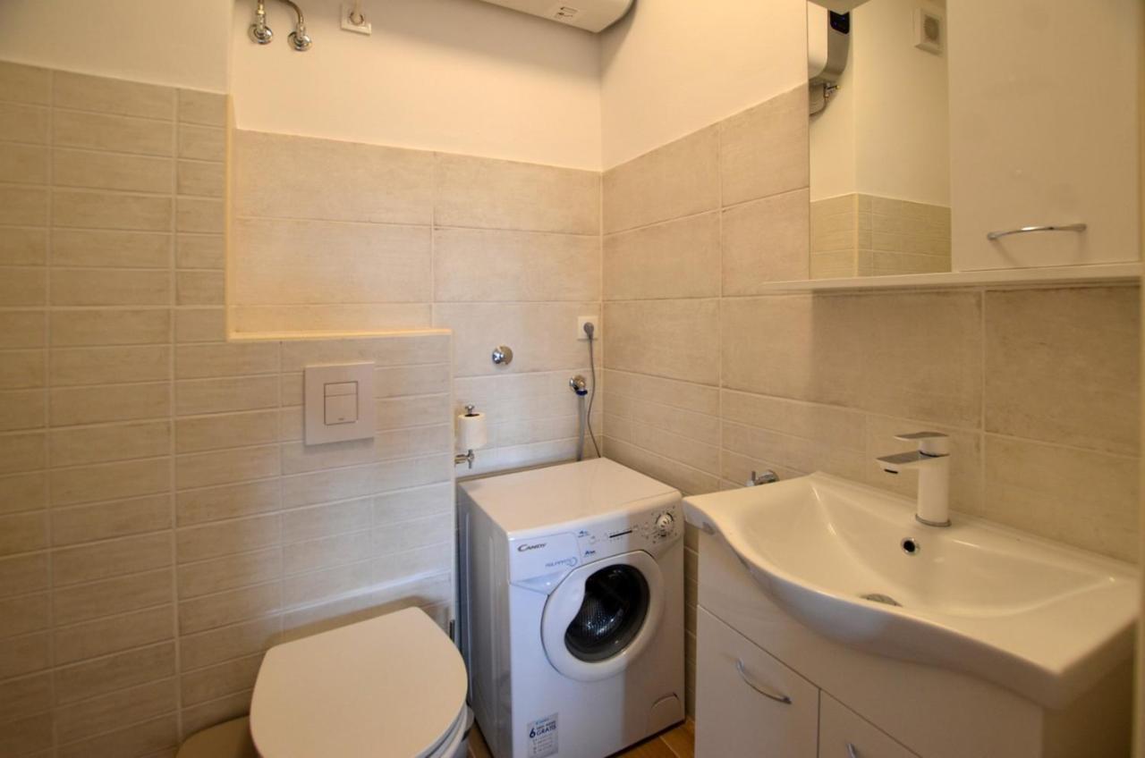 Sarah Apartment Ровинь Экстерьер фото